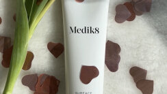 Medik8 Surface Radiance Cleanse 150ml Очищающий гель с АНА-кислотами и экстрактом мангустин — Фото 13