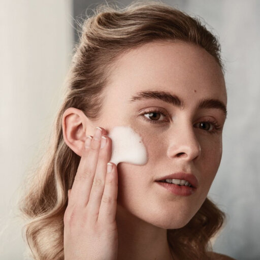 Medik8 Clarity Foam 150 ml Очищающая пенка с АНА / ВНА для очищения жирной и проблемной кожи — Фото 3