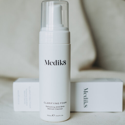 Medik8 Clarity Foam 150 ml Очищающая пенка с АНА / ВНА для очищения жирной и проблемной кожи — Фото 2