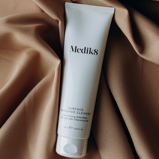 Medik8 Surface Radiance Cleanse 150ml Очищающий гель с АНА-кислотами и экстрактом мангустин — Фото 1