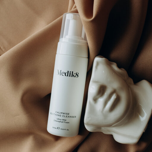 Medik8 Calmwise Soothing Cleanser 150ml Очищающая пенка для чувствительной кожи — Фото 1