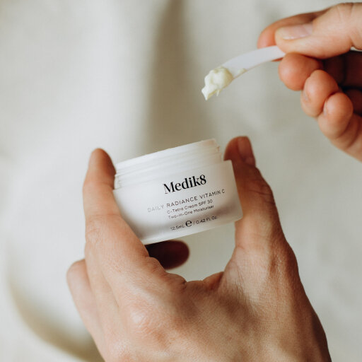 Medik8 Daily Radiance Vitamin C 50ml Денний крем з вітаміном С та SPF 30 — Фото 3