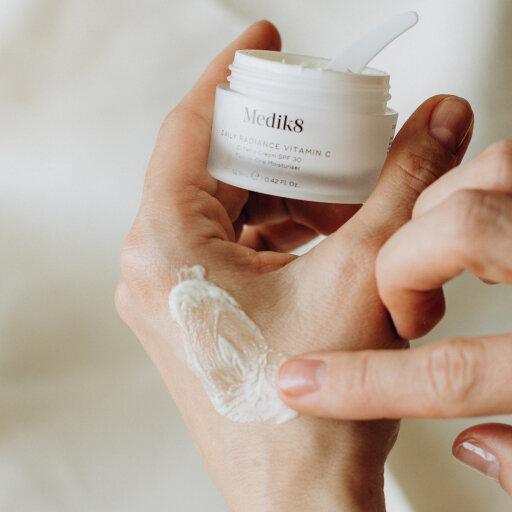 Medik8 Daily Radiance Vitamin C 50ml Денний крем з вітаміном С та SPF 30 — Фото 4