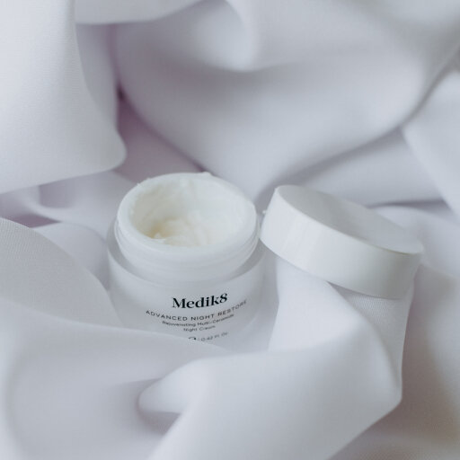Medik8 Advanced Night Restore 50 ml Омолаживающий, восстанавливающий ночной крем для лица — Фото 2